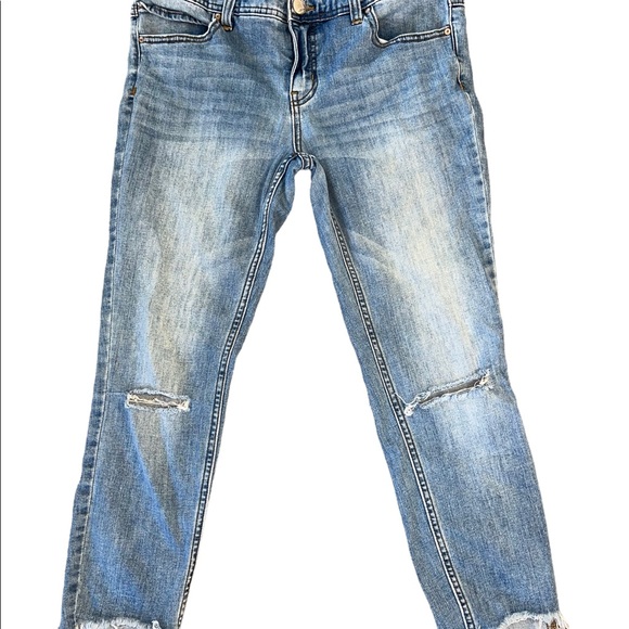 Free People Denim - FREE PEOPLE distressed blue jeans